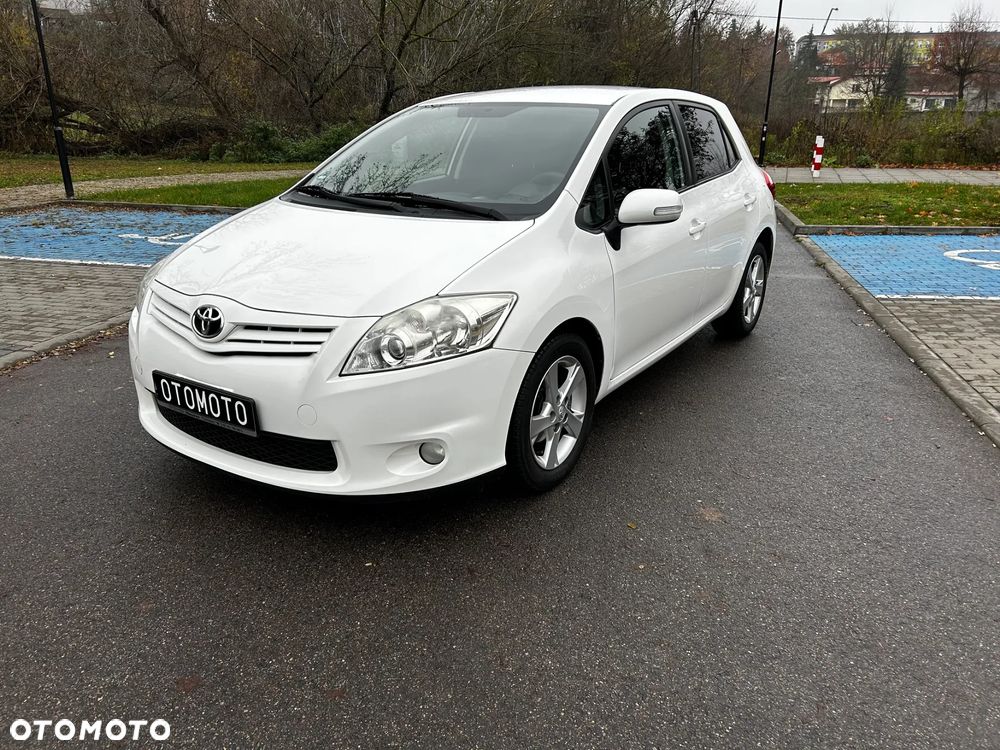 Toyota Auris 1.6 Premium - 4