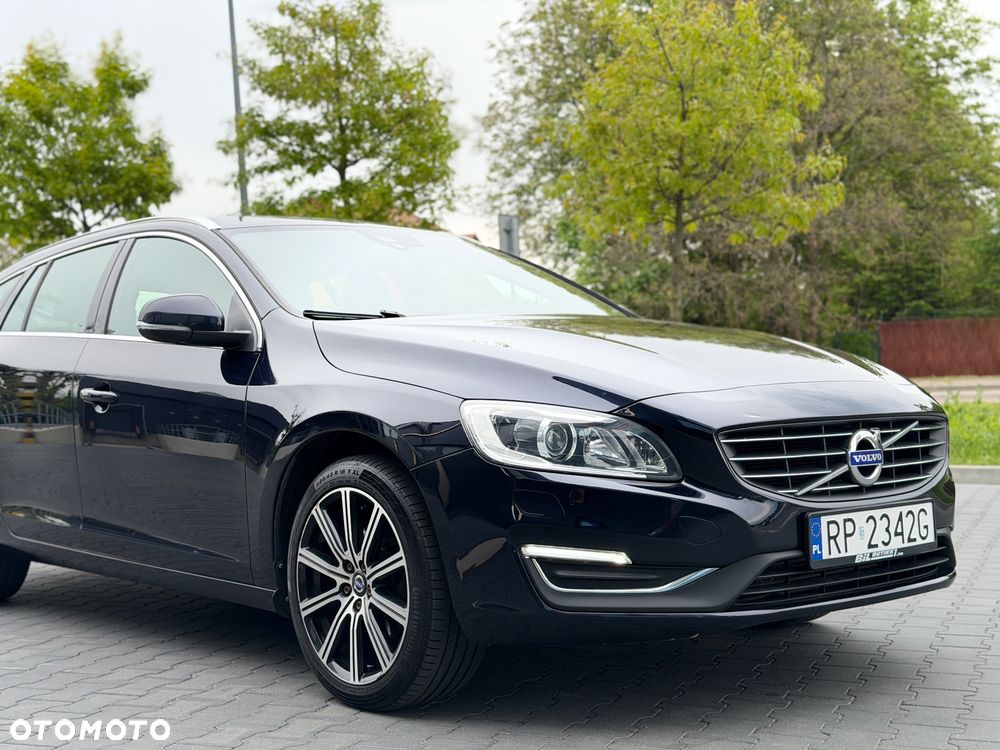 Volvo V60 D2 Geartronic Summum - 17