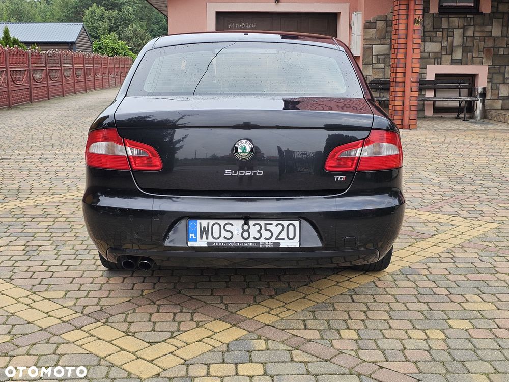 Skoda Superb 2.0 TDI Comfort DSG - 6