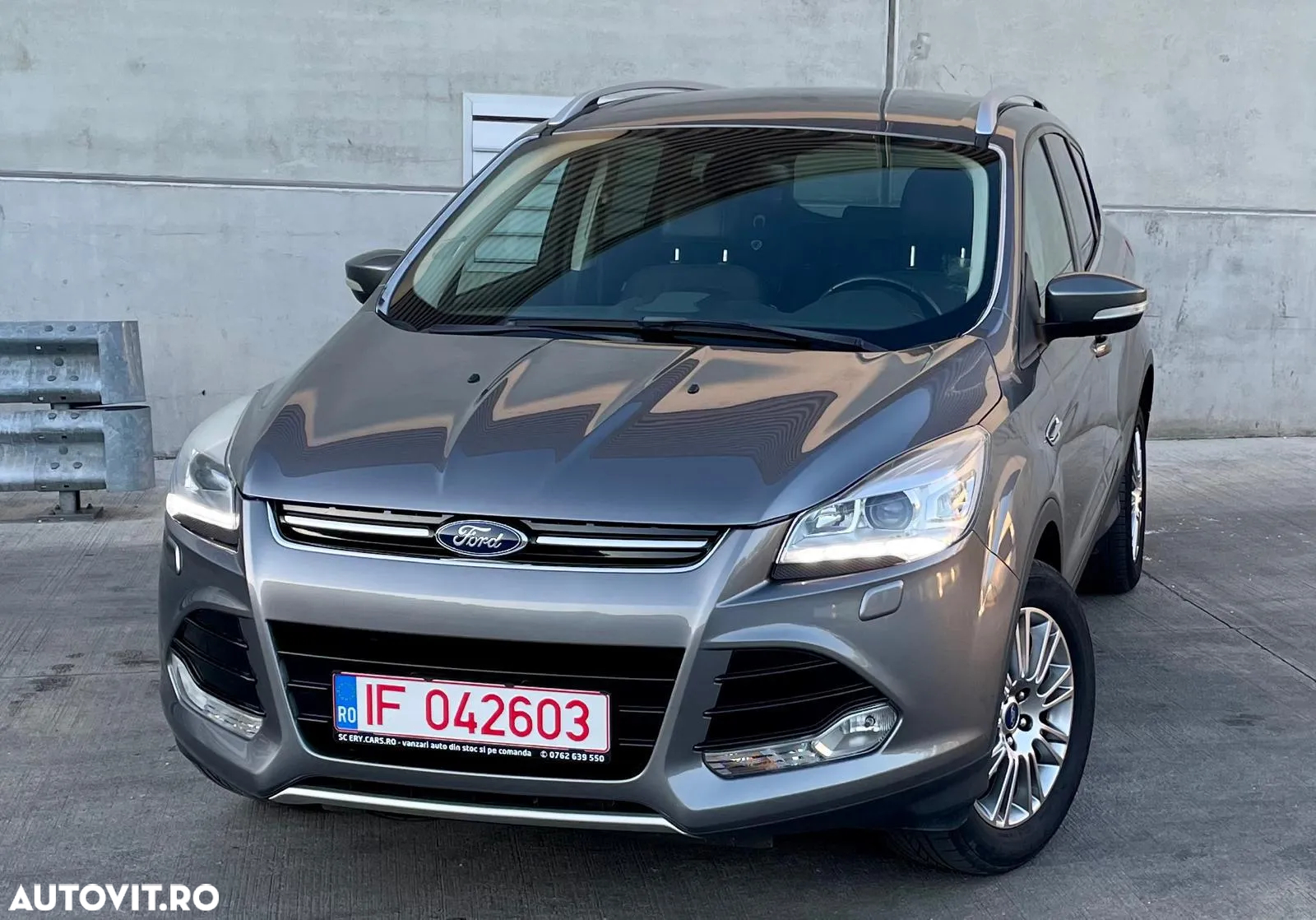 Ford Kuga 2.0 TDCi Powershift 4WD Titanium - 3