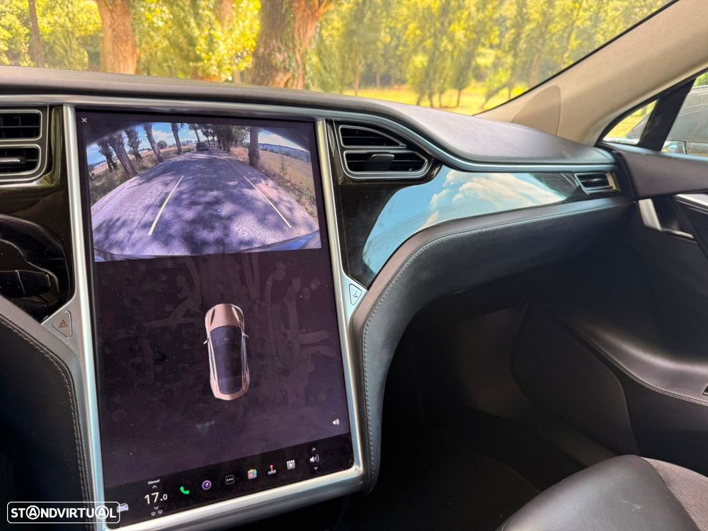 Tesla Model S - 18