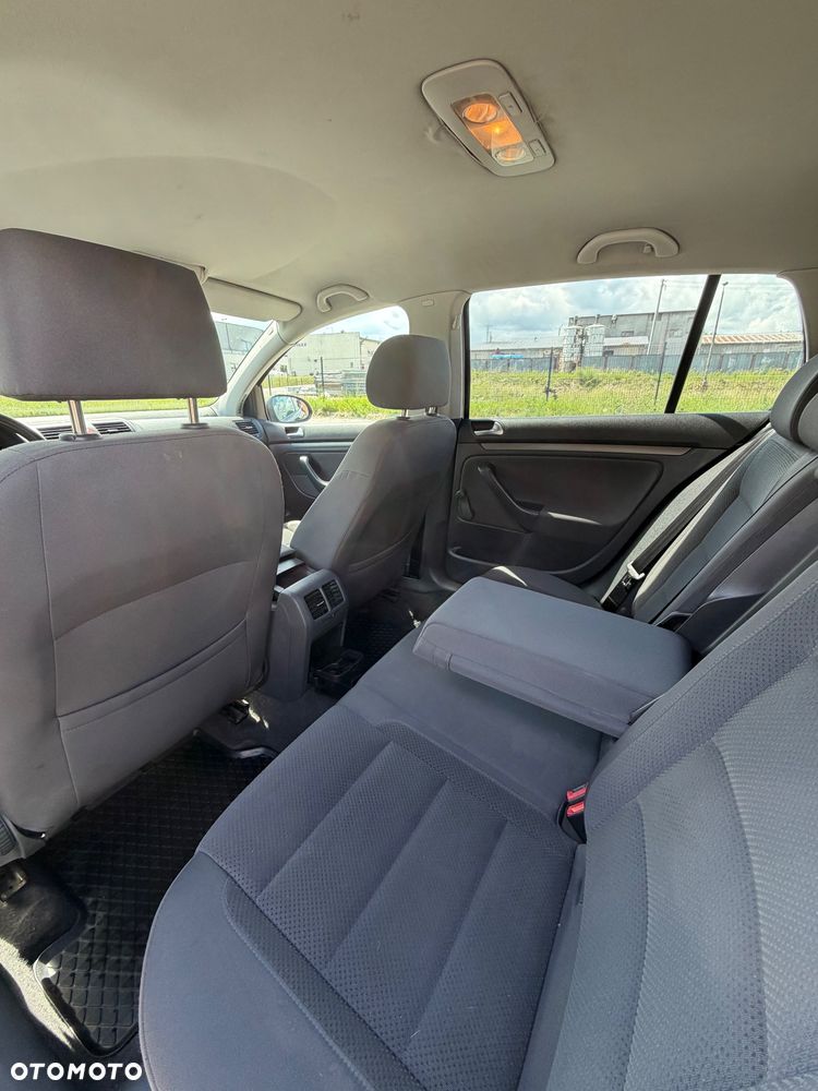 Volkswagen Golf 1.6 Comfortline - 14