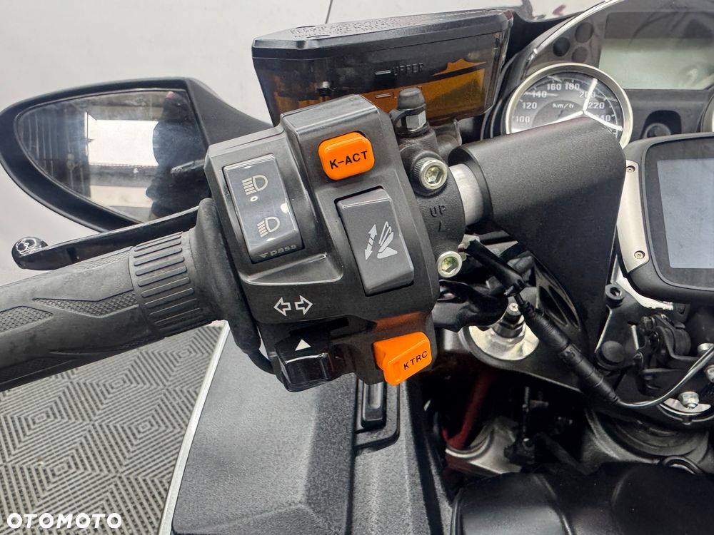 Kawasaki GTR - 28