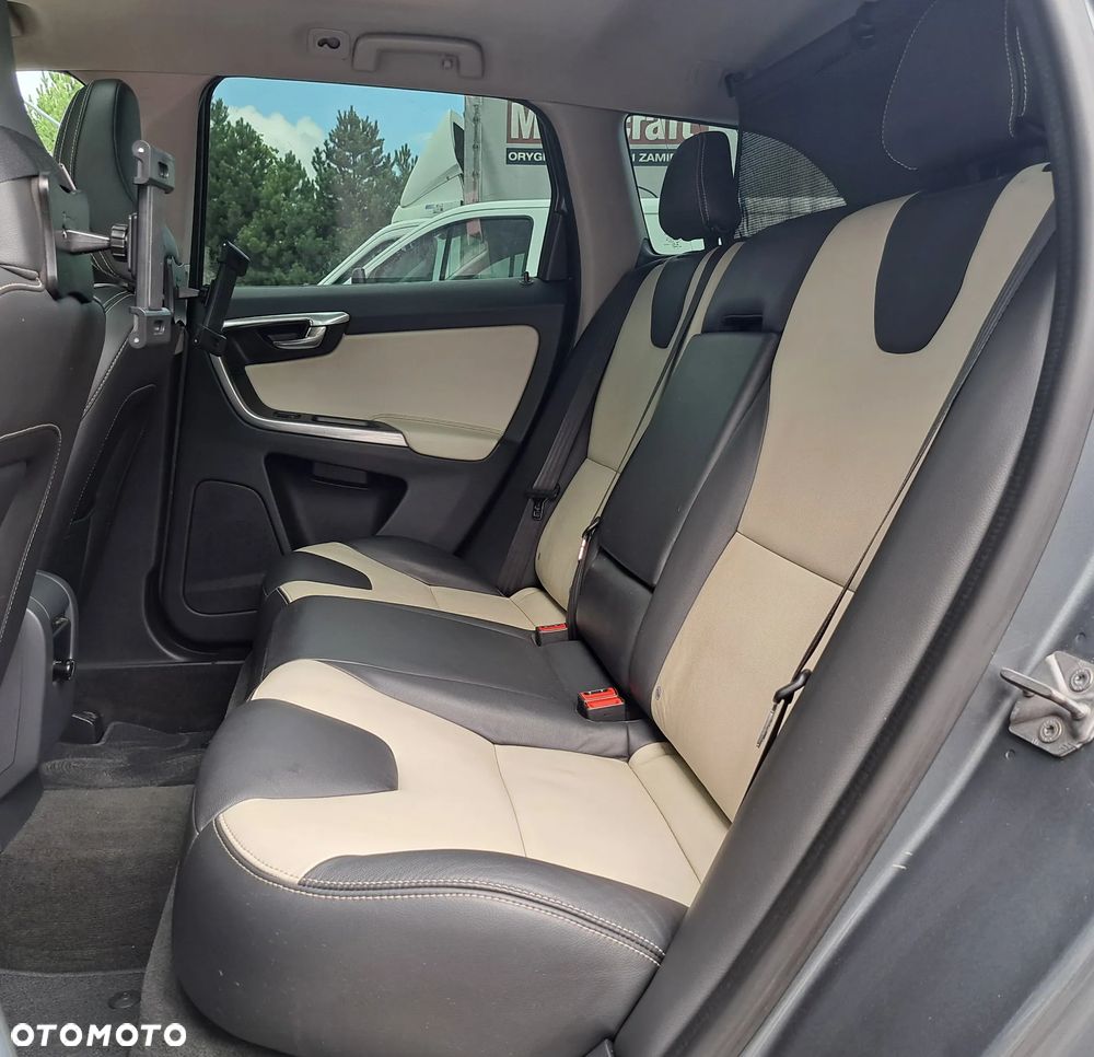 Volvo XC 60 D3 Drive-E Summum - 10
