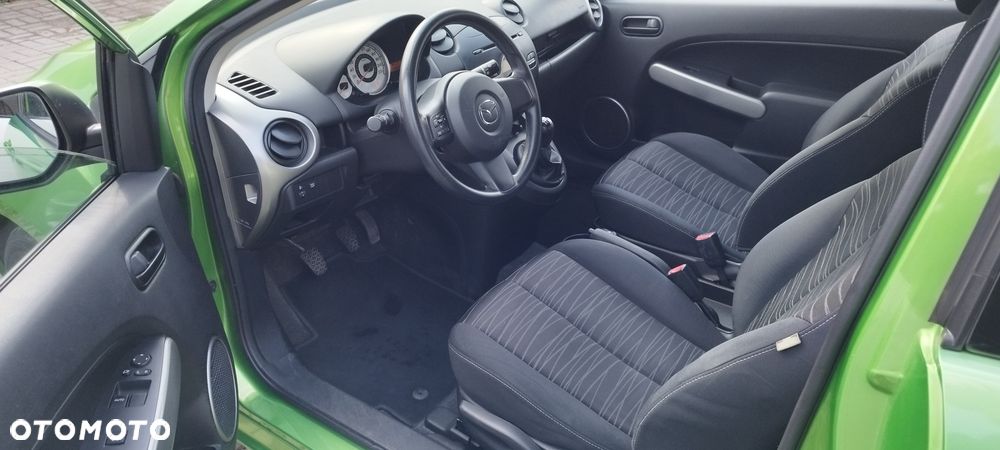 Mazda 2 - 10