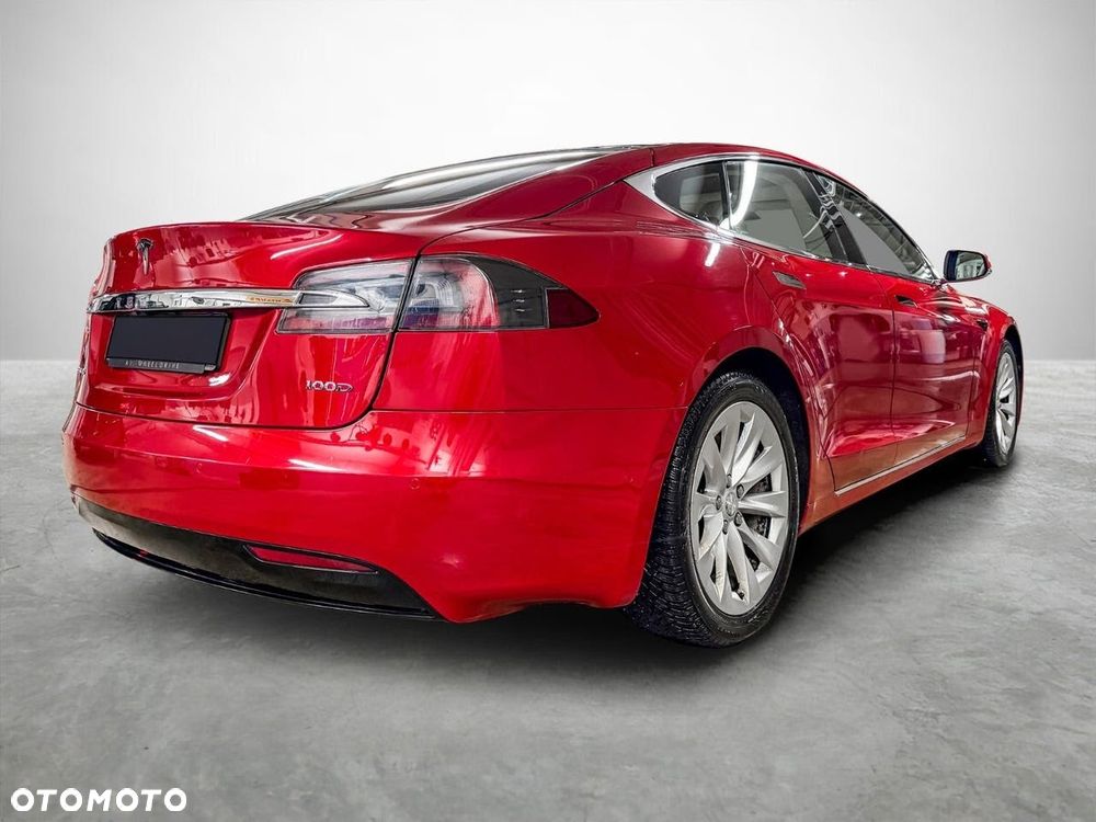 Tesla Model S - 6