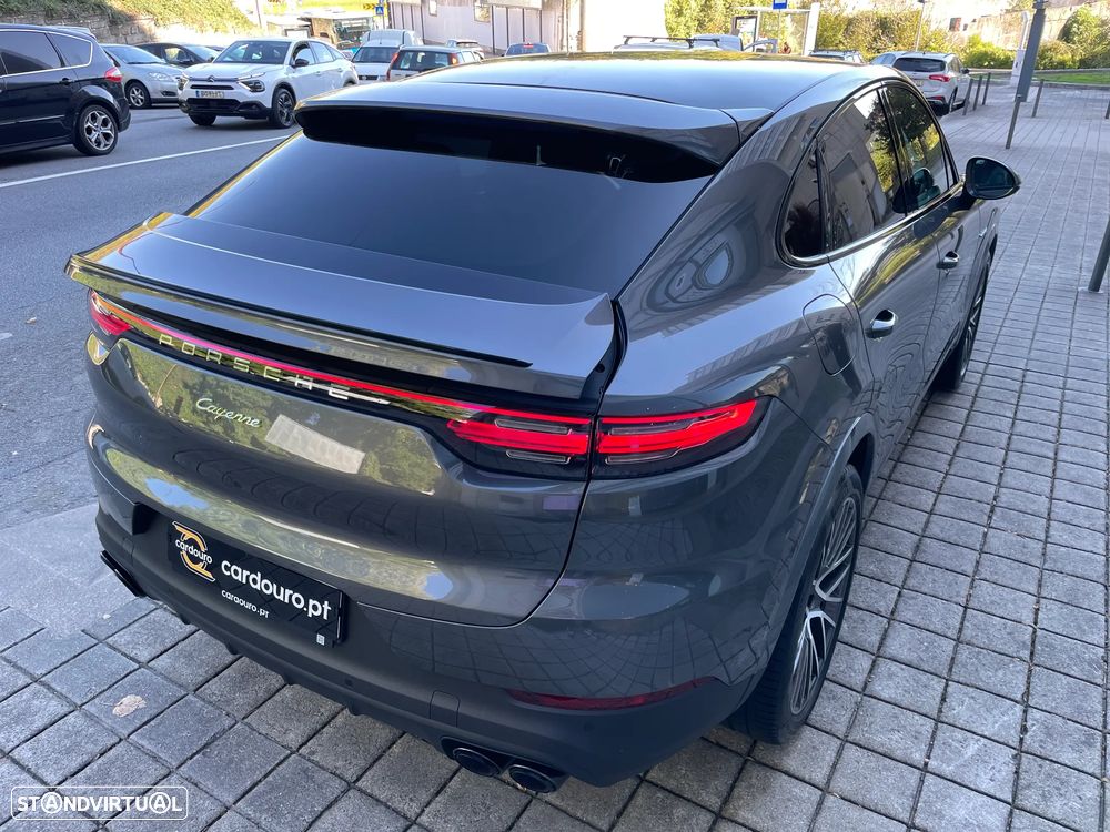Porsche Cayenne Coupé E-Hybrid - 16