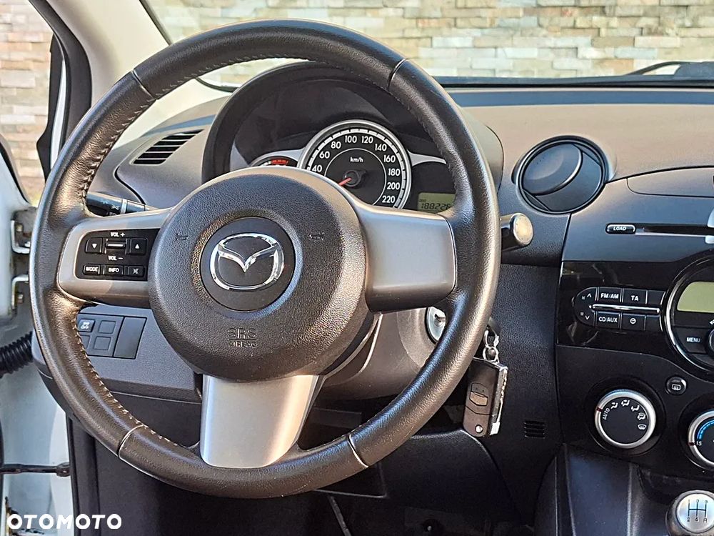 Mazda 2 1.3 Exclusive - 30