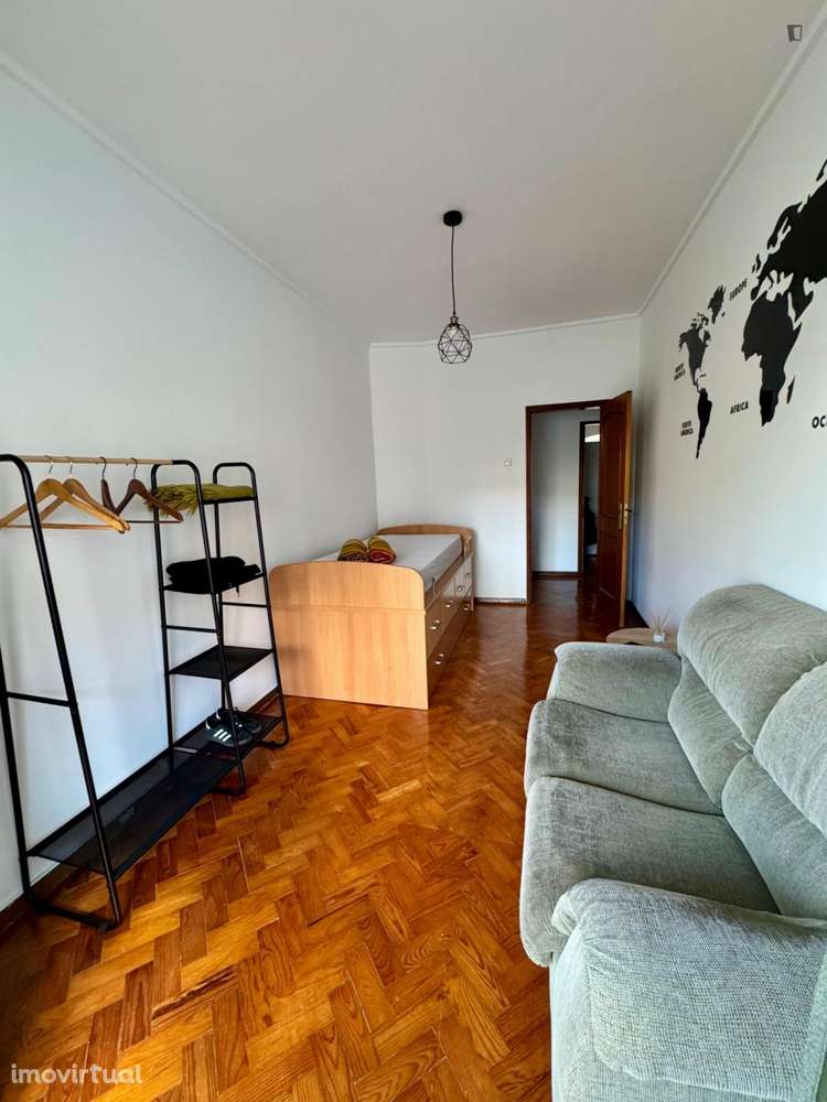 Quarto - localizado em Amadora Lisbon - Grande imagem: 3/9
