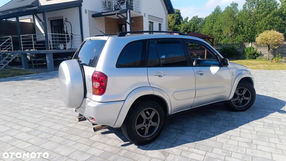 Toyota RAV4 2.0 D-4D 4x4 - 4