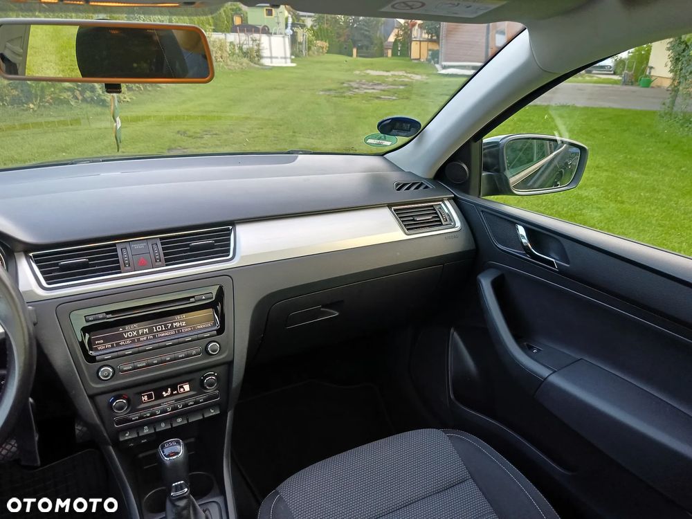 Skoda RAPID 1.6 TDI DSG Style+ - 15