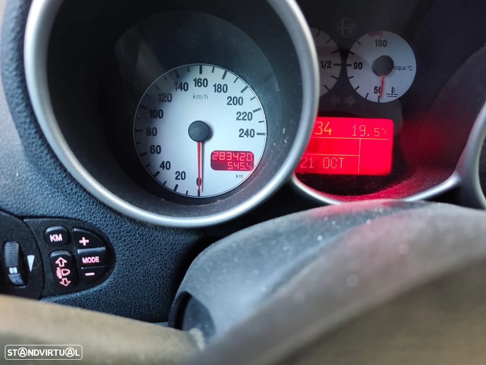 Alfa Romeo 147 1.9 JTD 16V Progression - 12