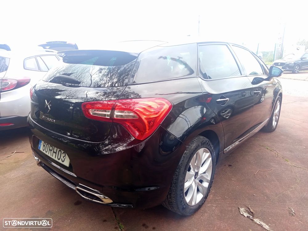 Citroën DS5 e-HDi 115 EGS6 SoChic - 8