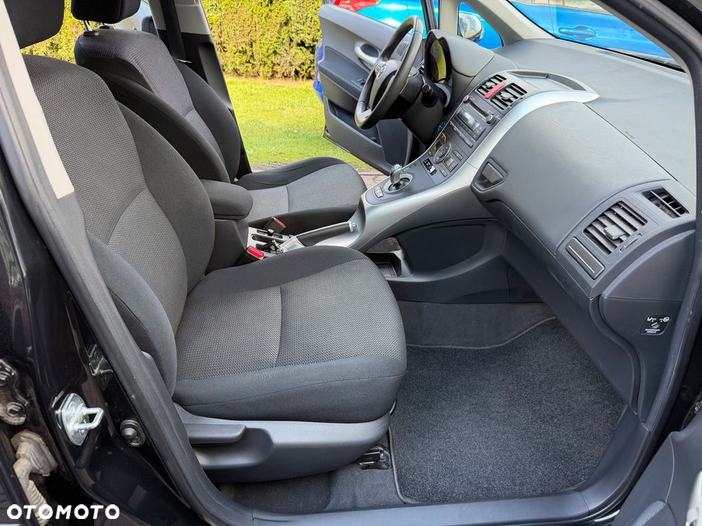 Toyota Auris 1.8 Life - 24