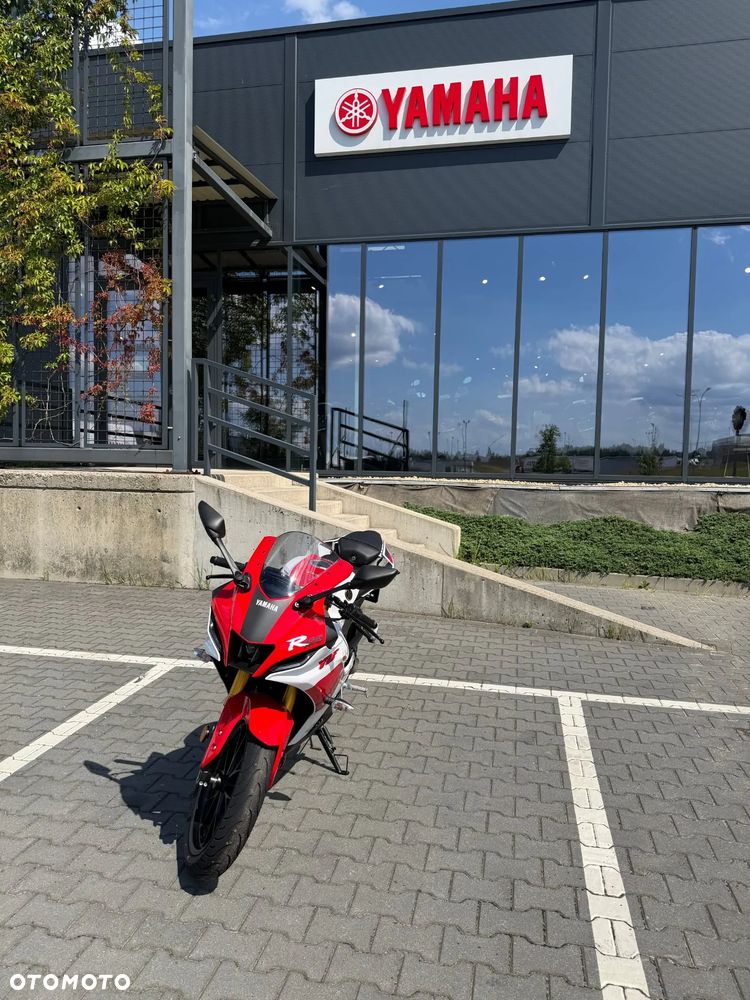 Yamaha YZF - 1