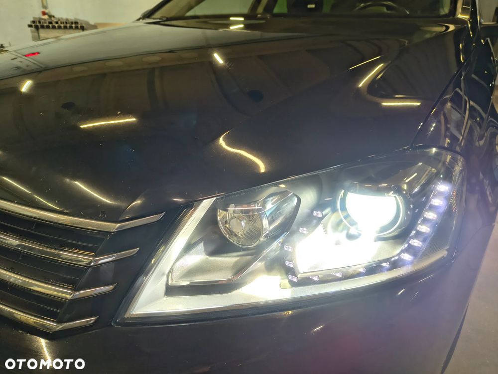Volkswagen Passat Variant 2.0 TDI BlueMotion Technology Highline - 10