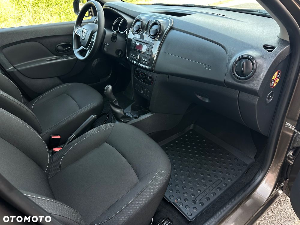 Dacia Logan 1.2 16V Laureate EU6 - 14