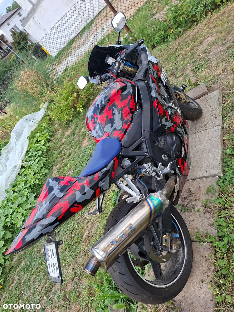 Suzuki GSX-R - 4