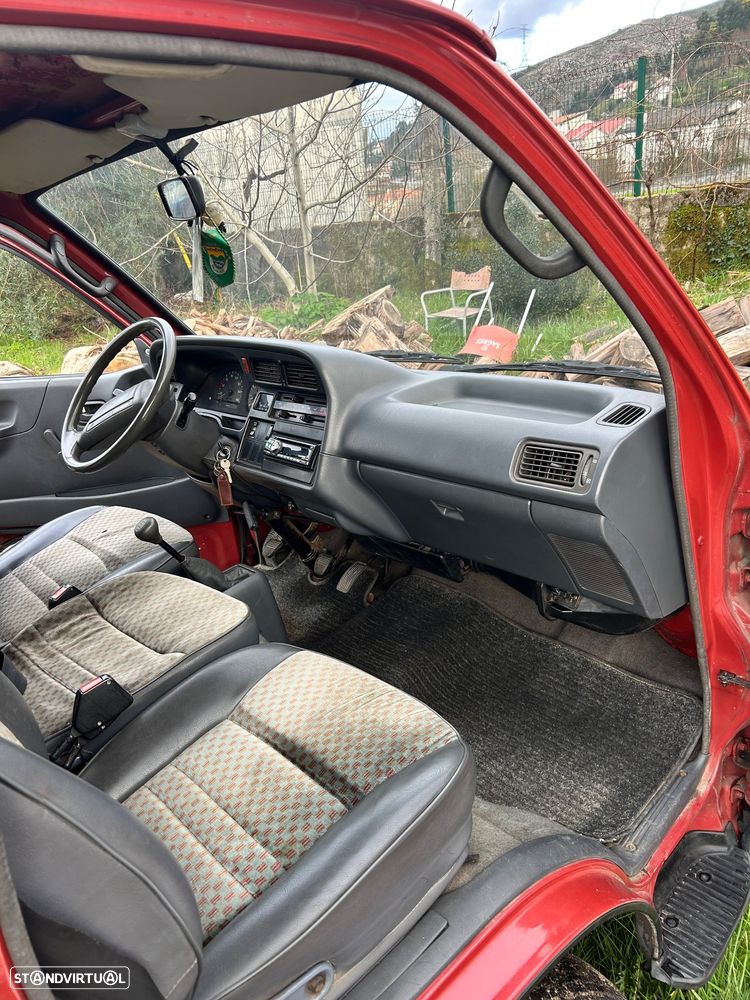 Toyota HiAce 2.4 D LH102L - 14