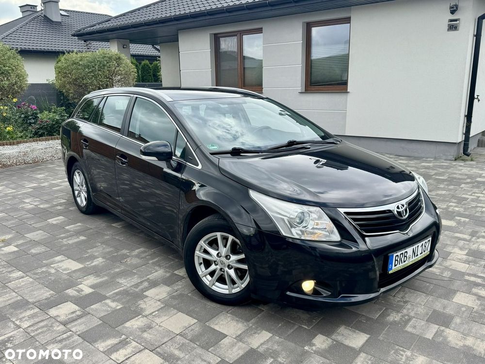 Toyota Avensis - 2