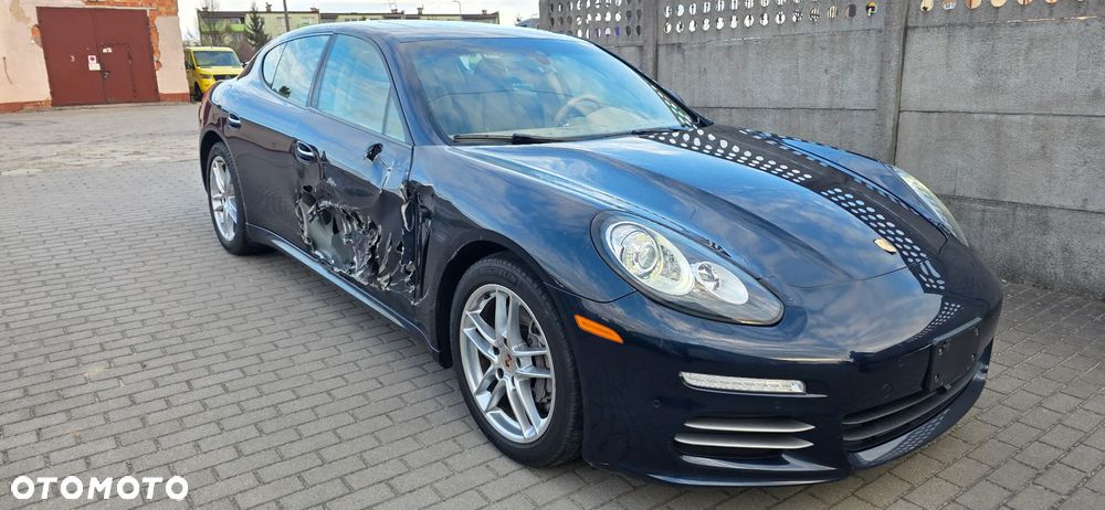 Porsche Panamera 4 PDK - 4