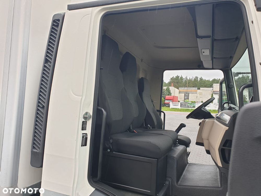 MAN TGL 10.180 CHŁODNIA IZOTERMA KONTENER DRZWI - 19