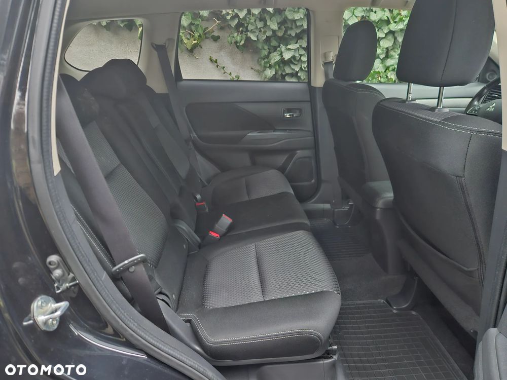 Mitsubishi Outlander 2.2 DI-D 4WD Plus - 27