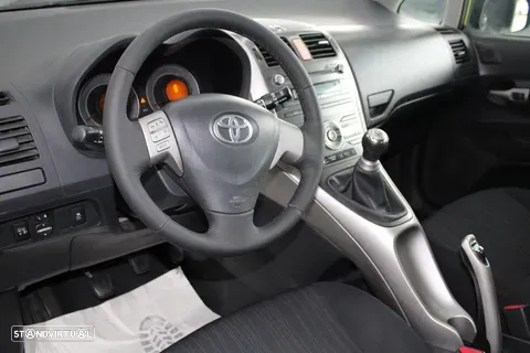 Toyota Auris 1.4 D-4D AC - 19