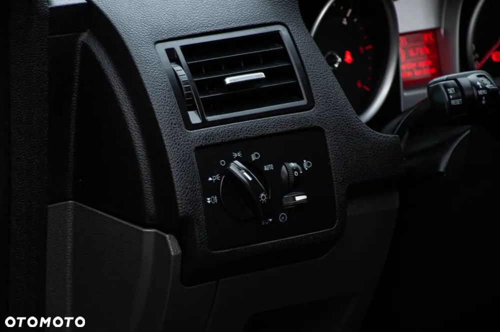 Ford C-MAX 2.0 TDCi DPF Titanium - 30