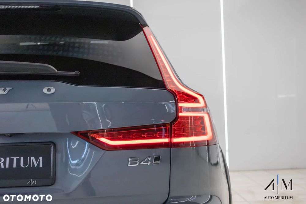 Volvo V60 Cross Country B4 D AWD Geartronic - 12
