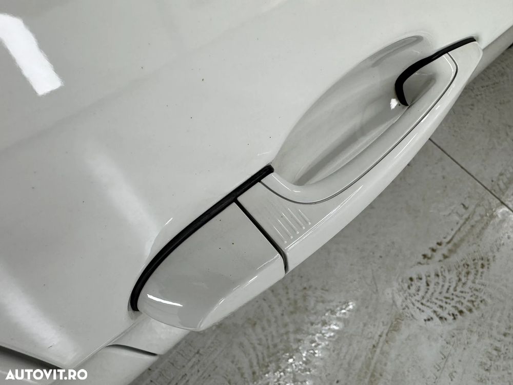 BMW Seria 3 320d DPF Aut. Edition Exclusive - 23