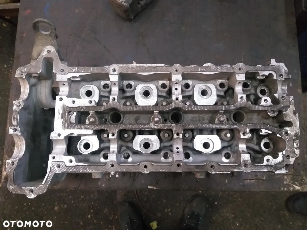 głowica lewa 6420163901 W221 W251 3.0 CDI - 2