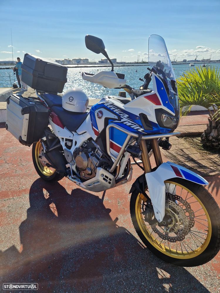 Honda Africa Twin Adventure sports 30 anos - 1