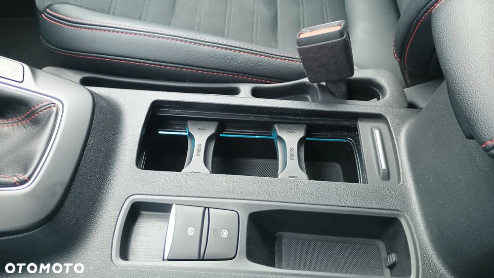 Ford Kuga 2.0 EcoBlue Hybrid ST-LINE X - 25