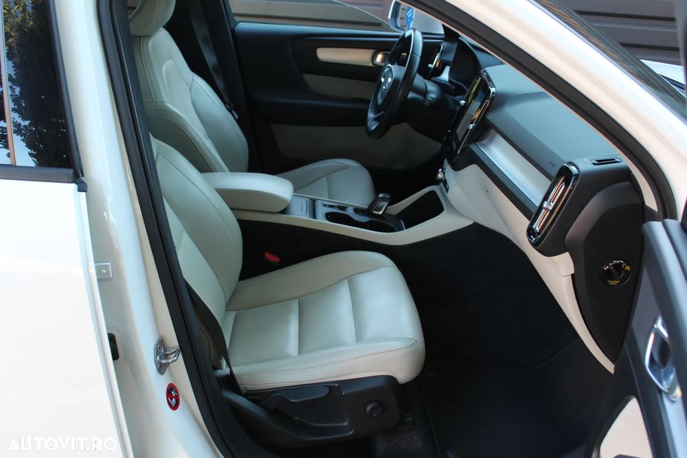 Volvo XC 40 D4 AWD Momentum Pro - 9