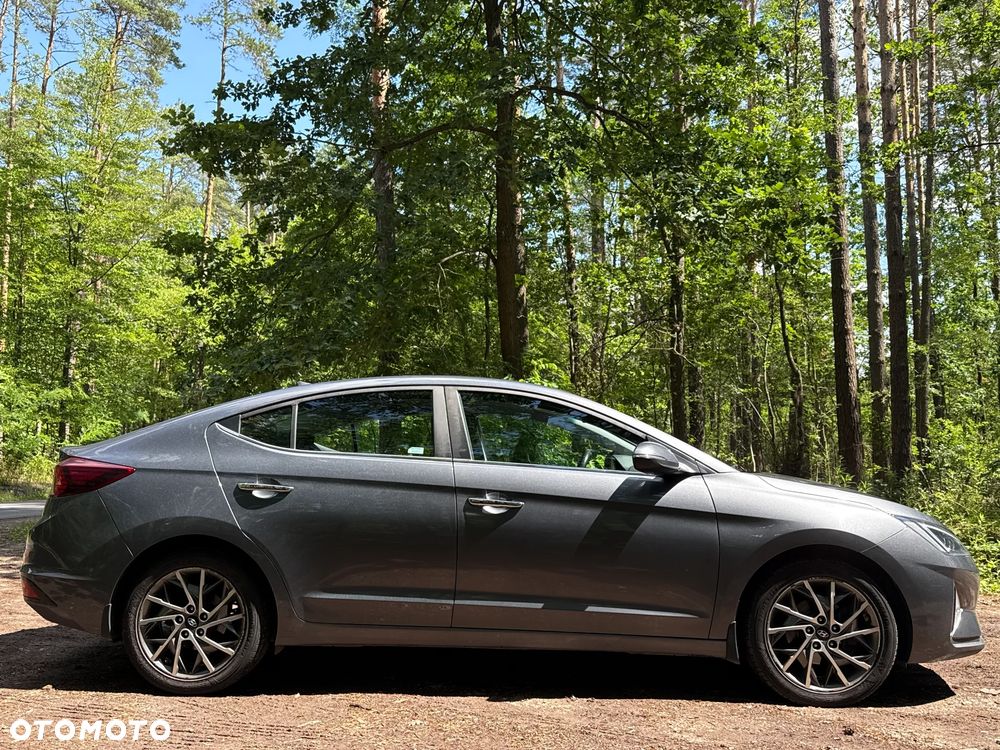 Hyundai Elantra 1.6 Style - 3