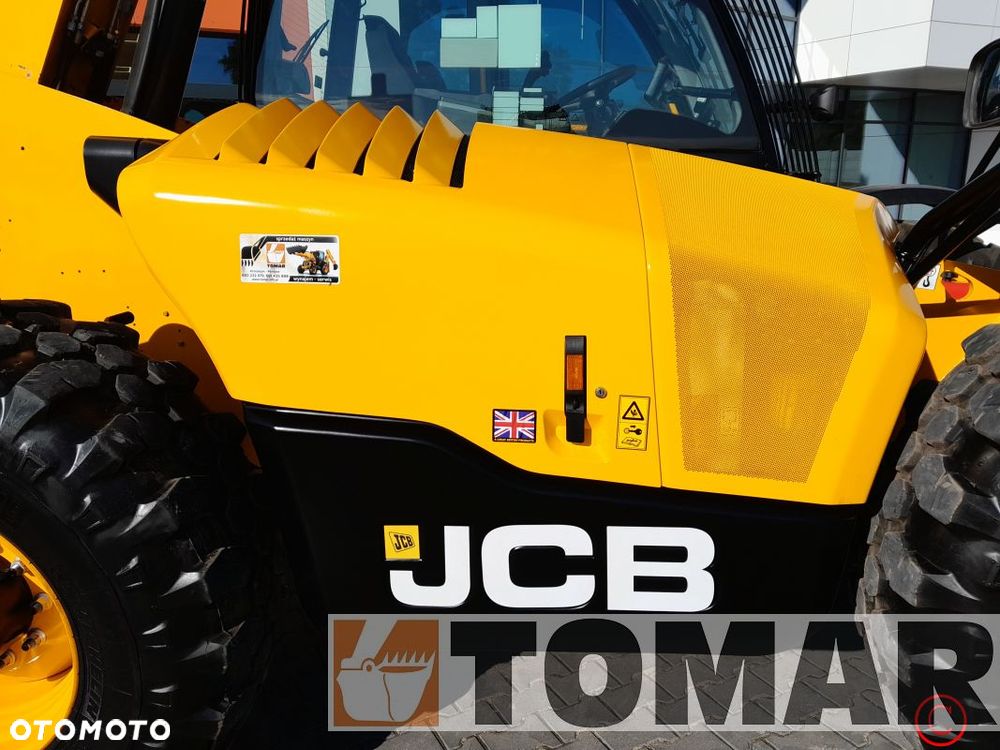 JCB 560-80 2023R agri - 12