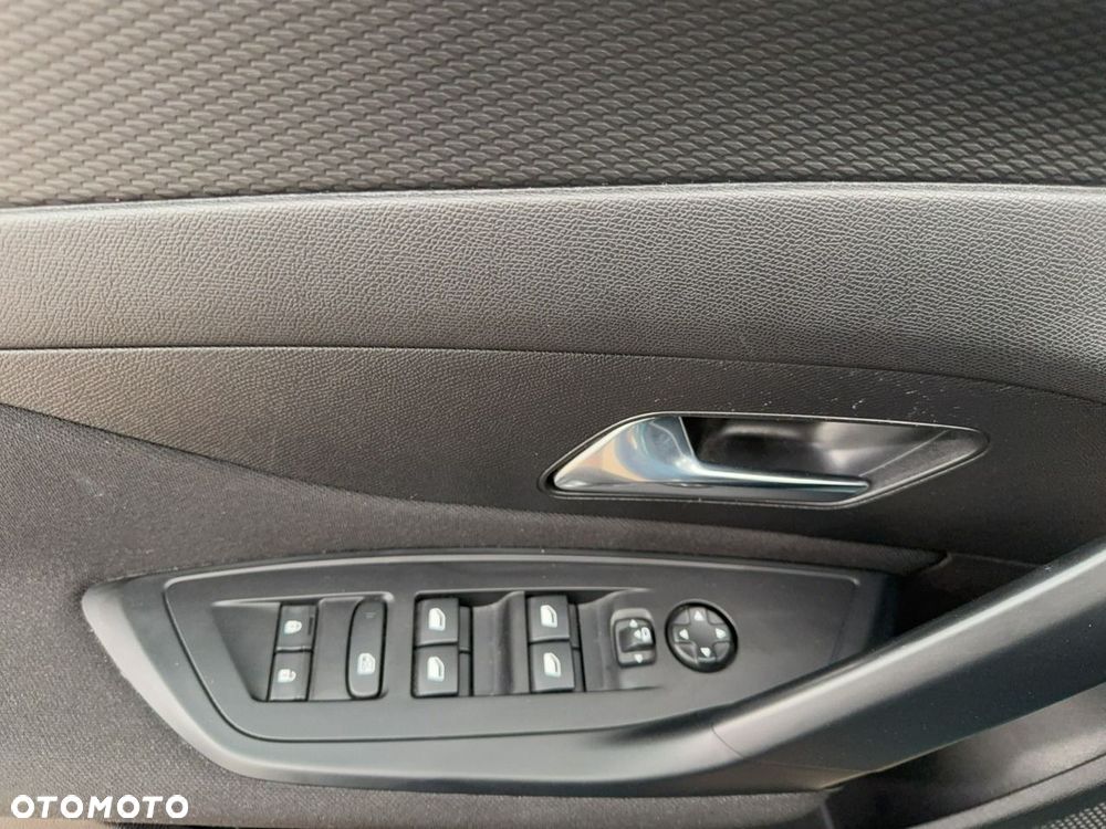 Peugeot 308 - 14