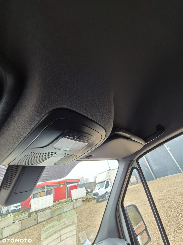 Mercedes-Benz Sprinter - 19