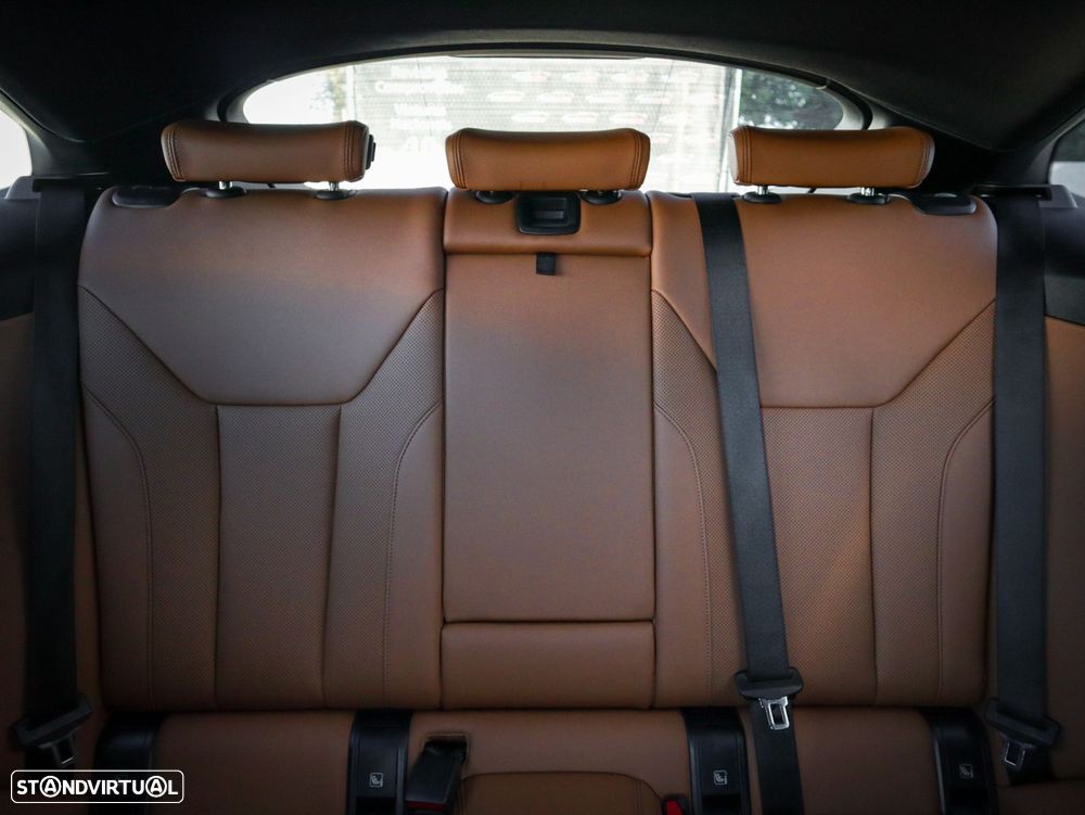 BMW i4 eDrive40 Pack Desportivo M - 28