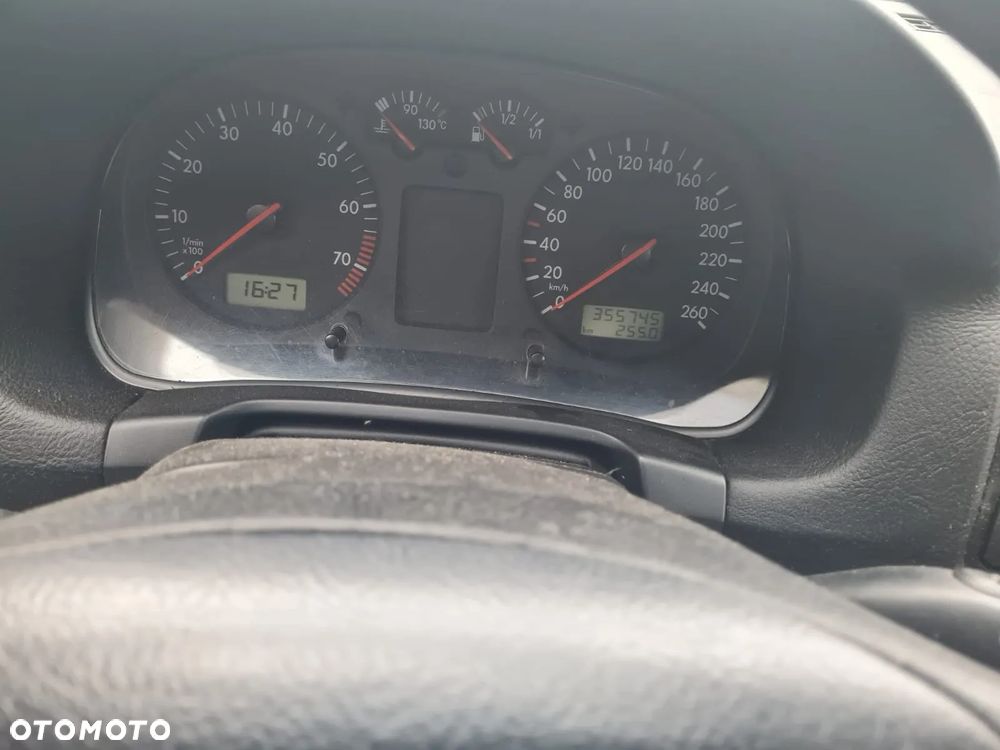 Volkswagen Golf - 6