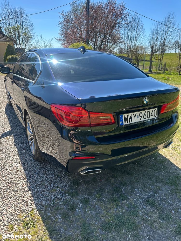 BMW Seria 5 520d M Sport - 8