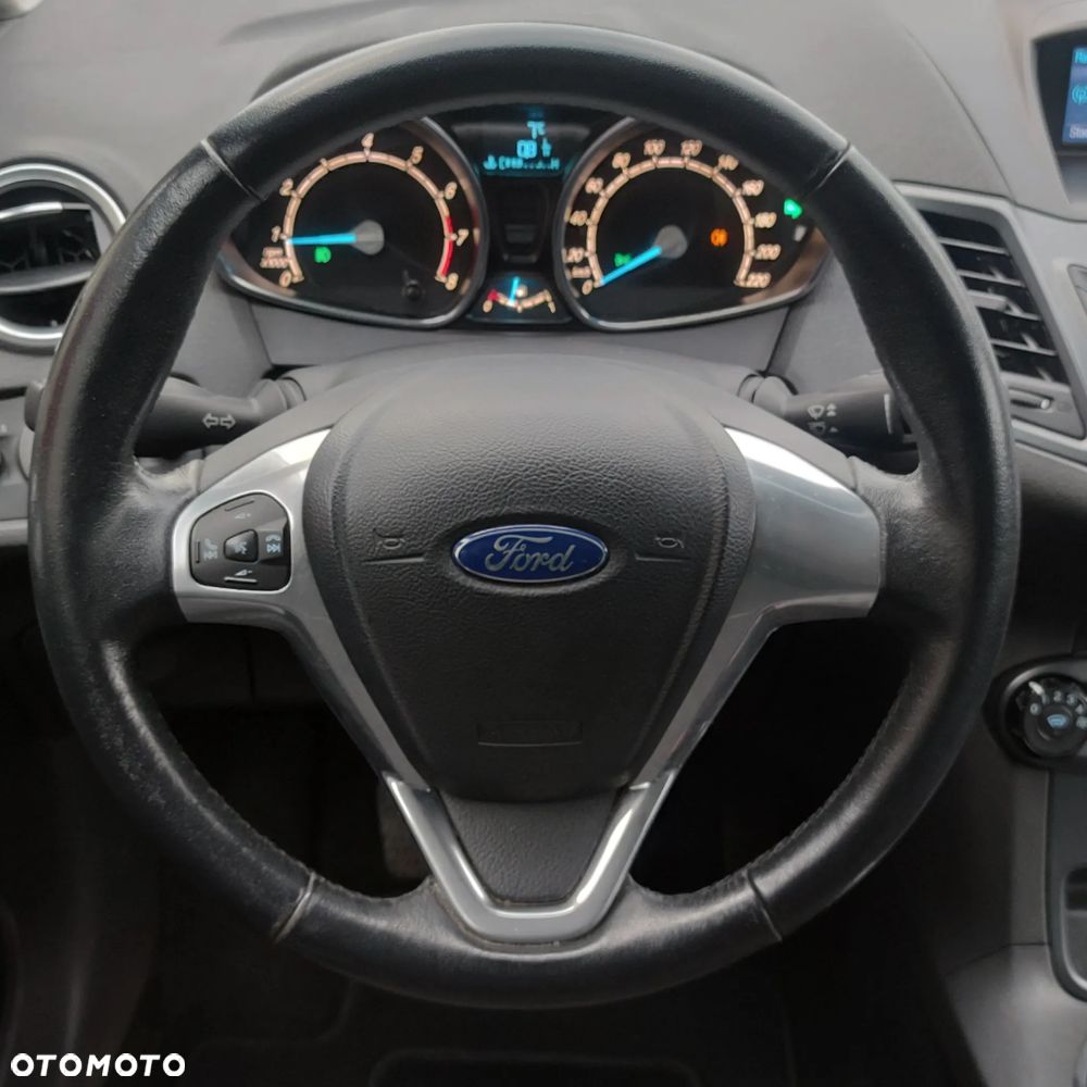 Ford Fiesta - 12