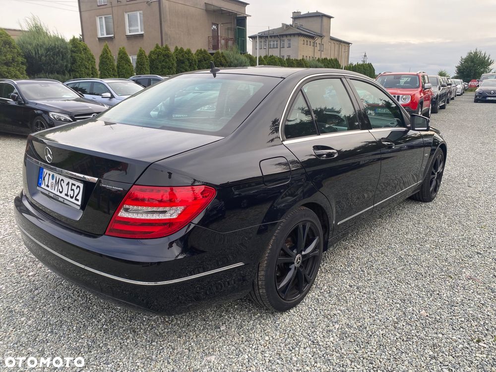 Mercedes-Benz Klasa C 180 CGI Automatik BlueEFFICIENCY Avantgarde - 6
