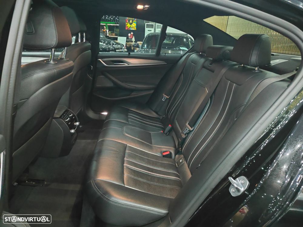 BMW M550d xDrive Auto - 12