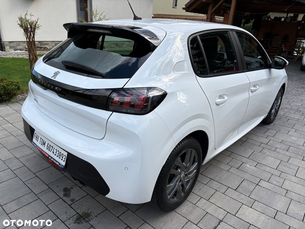 Peugeot 208 - 14