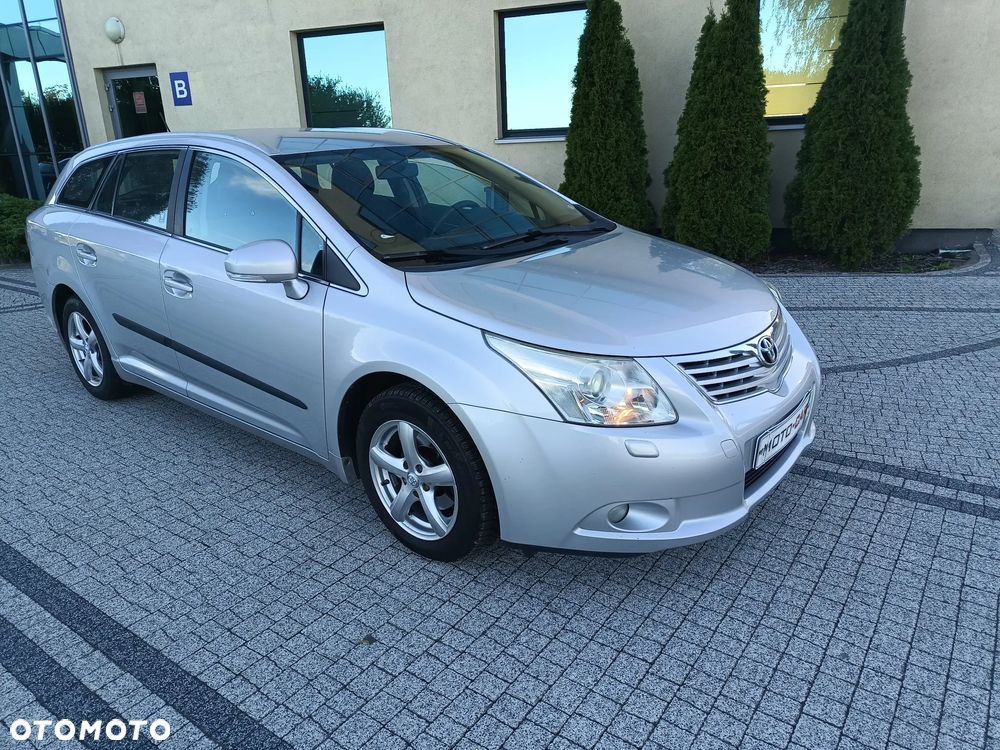 Toyota Avensis 1.8 Sol NAVI - 1