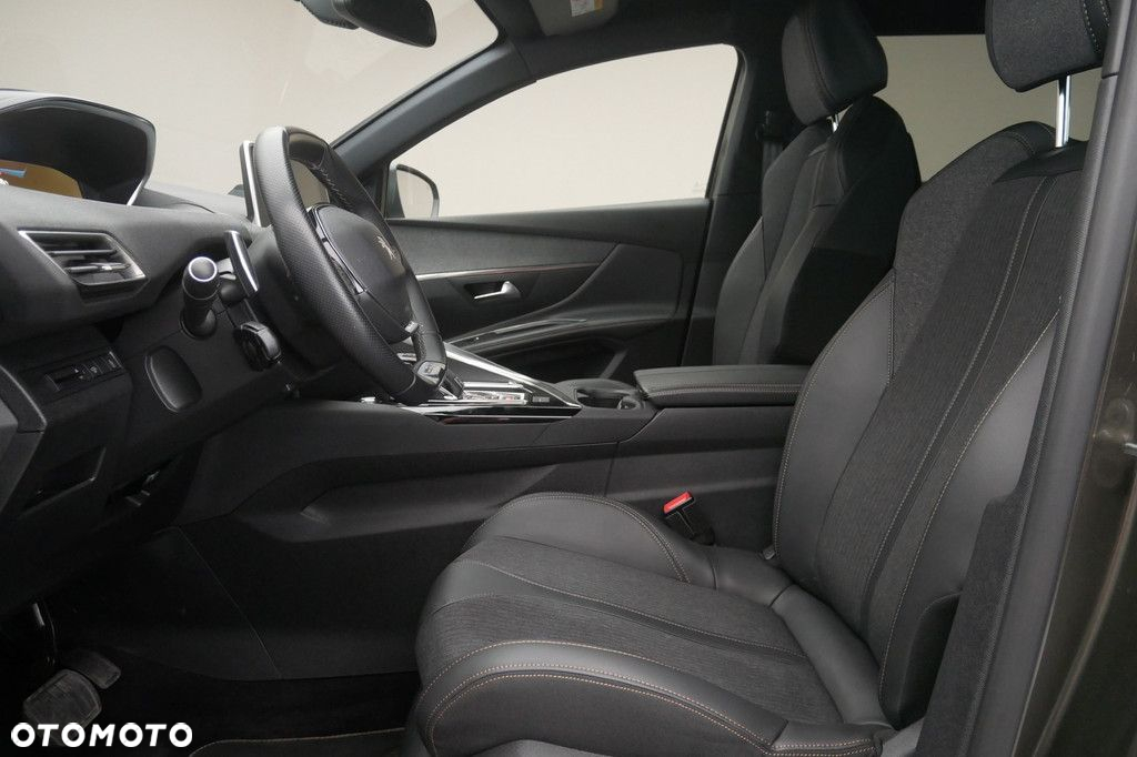 Peugeot 5008 - 12