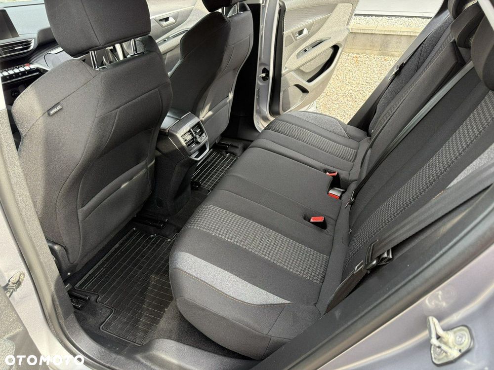 Peugeot 3008 - 17