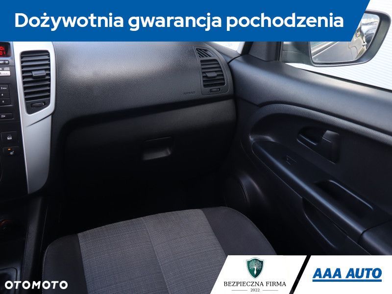 Kia Venga - 10